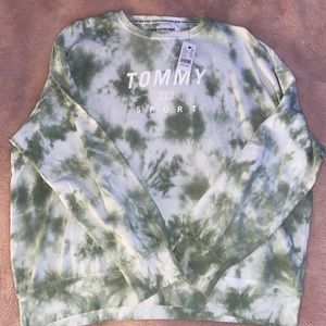 Tommy Sport Size Large Crewneck